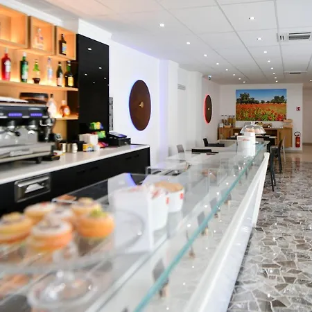 Auditorium Szálloda Bari