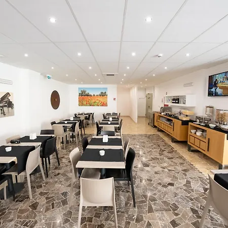 Hotel Auditorium 3*